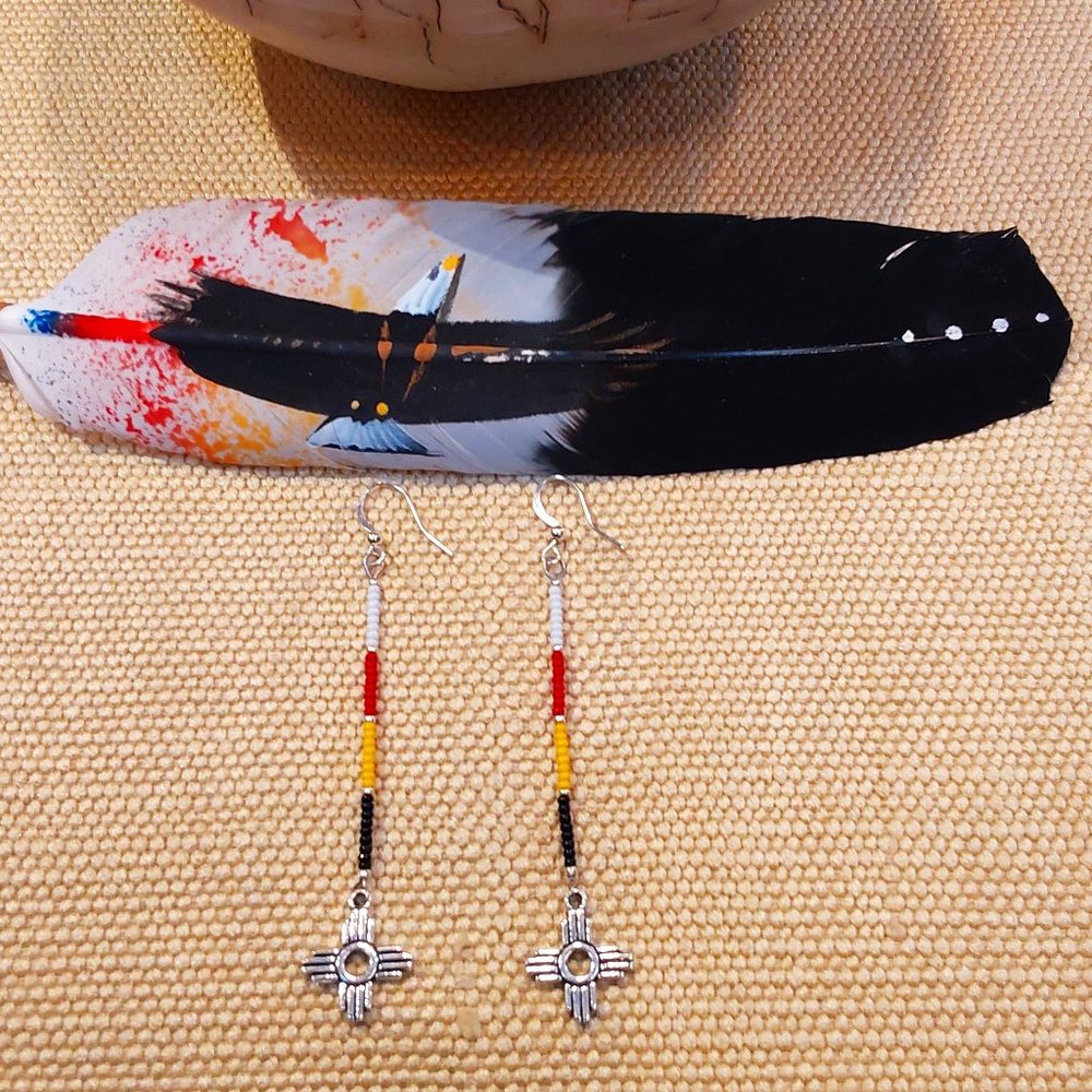 NWT, 4" LONG HANDCRAFTED NATIVE AMERICAN SEED BEAD EARRINGS.